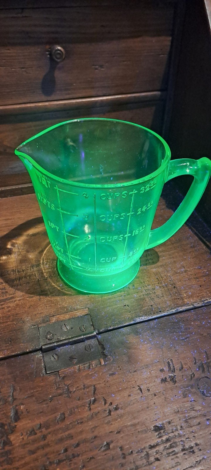 Vintage Uranium Glas Maatbeker - Uniek en Decoratief, Antiek en Kunst, Ophalen of Verzenden