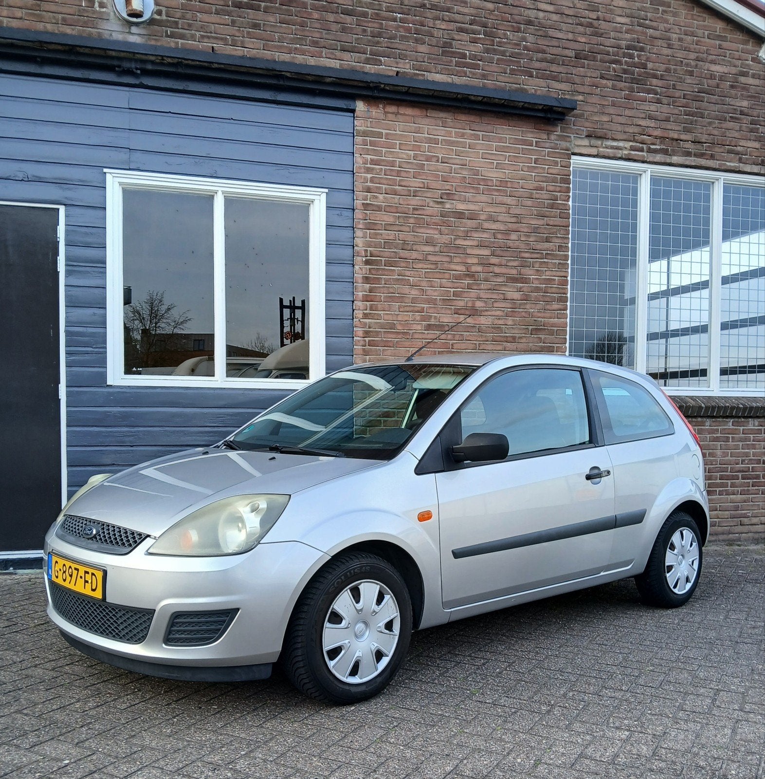 Ford Fiësta 1.3 Culture / Bj.2007 / LAGE KM.STAND, Auto's, Voorwielaandrijving, Stof, 40 €/maand, Zwart
