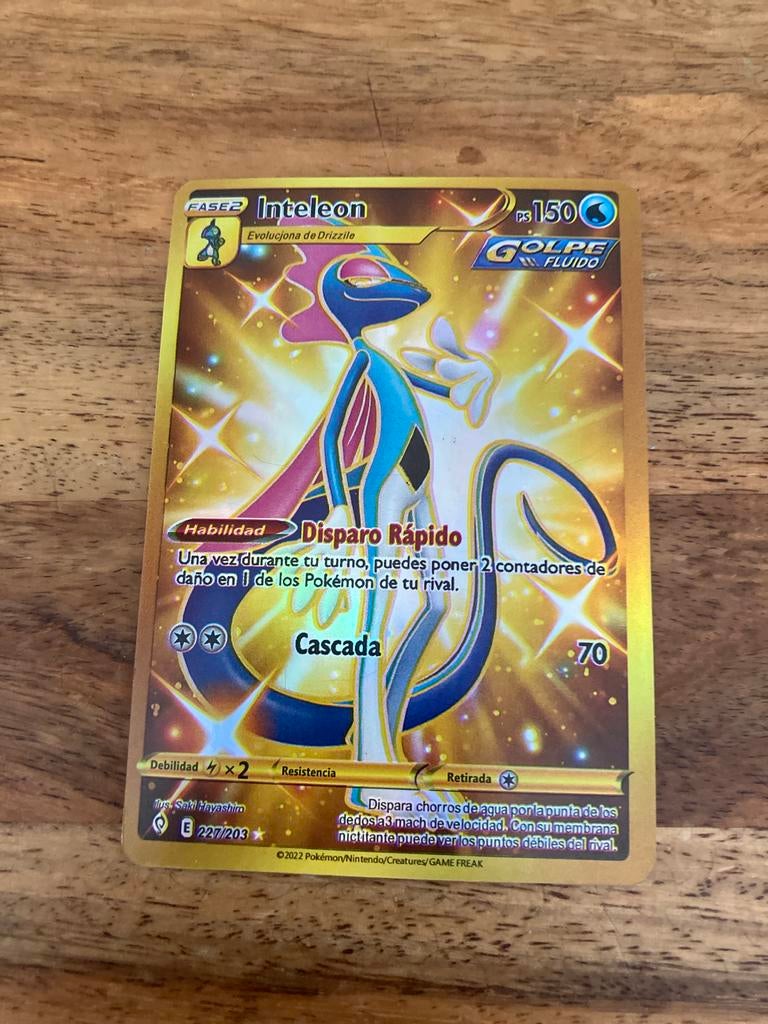 Inteleon VMAX Gold Secret Rare Pokémon Kaart (Spaans), Ophalen of Verzenden, Zo goed als nieuw, Losse kaart, Foil