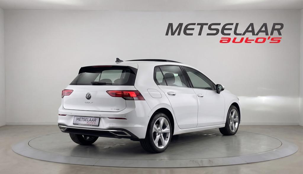Volkswagen Golf 1.4 eHybrid Style ✅Panodak ✅Trekhaak afn, Auto's, Volkswagen, 1490 kg, Gebruikt, 4 cilinders, Wit