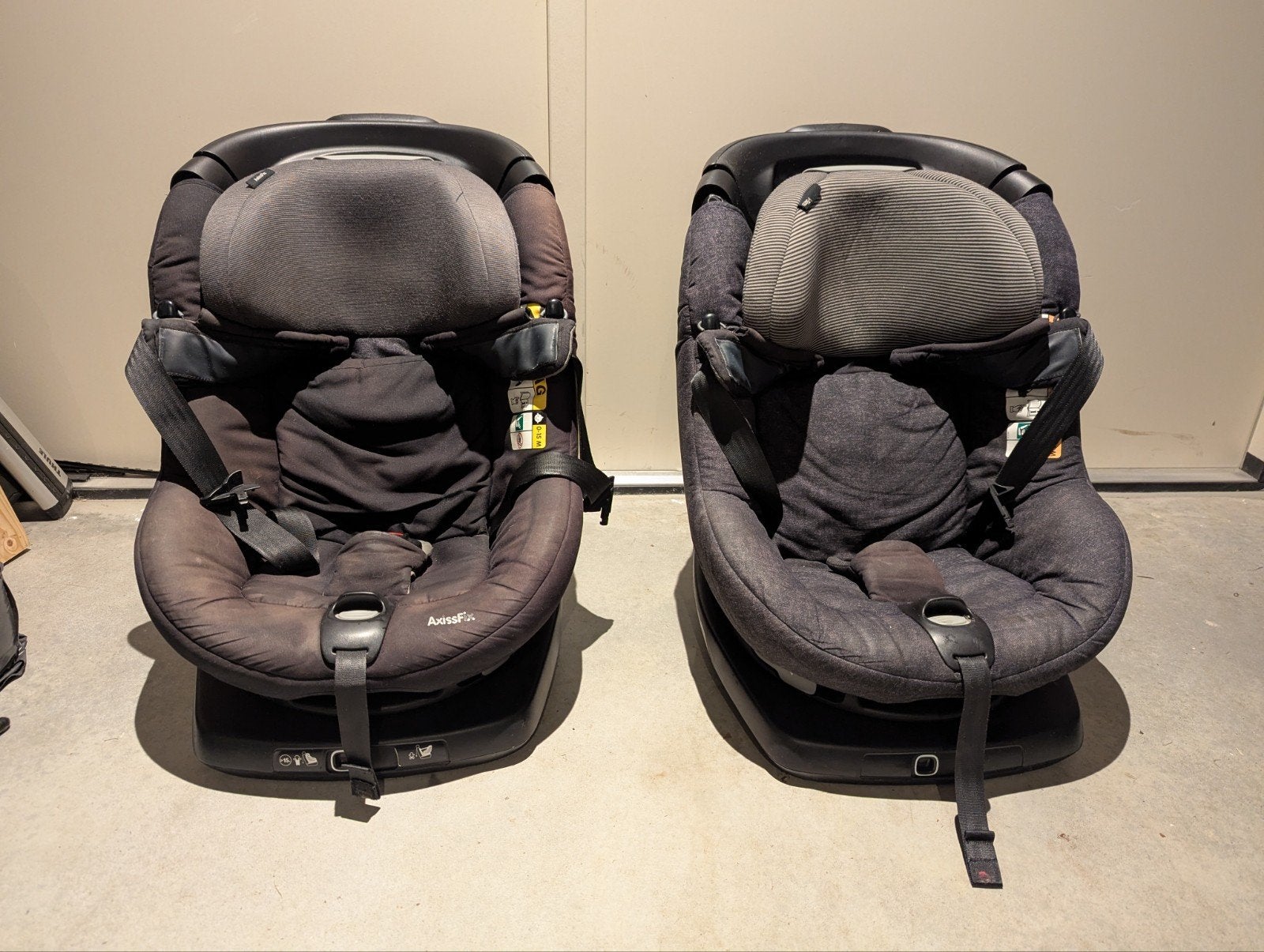 Maxi-Cosi AxissFix i-Size autostoel (2 stuks), Kinderen en Baby's, Autostoeltjes, Ophalen, Verstelbare rugleuning, Gebruikt, 9 t/m 18 kg