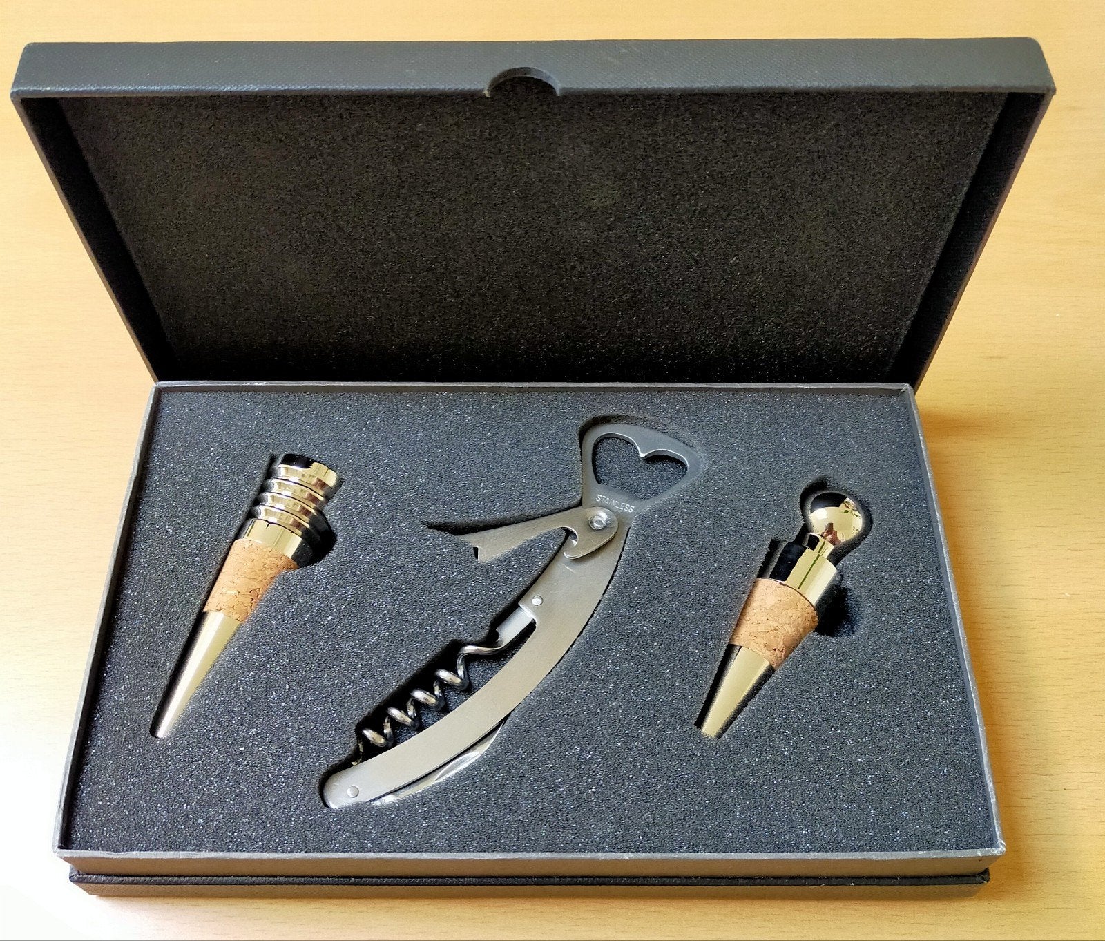 Wijnaccessoires set - Kurkentrekker en 2 stopper, Overige typen, Ophalen of Verzenden, Metaal, Overige merken