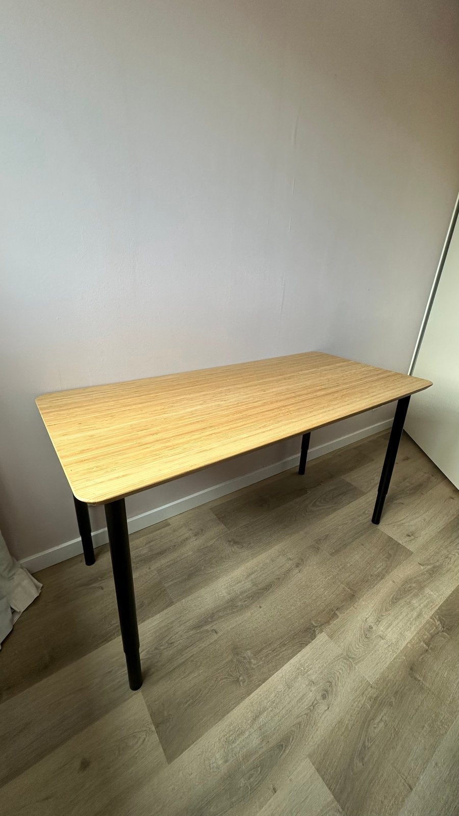 In hoogte verstelbare bureau bamboehout - IKEA Hilver / Olov, Ophalen, In hoogte verstelbaar, Zo goed als nieuw