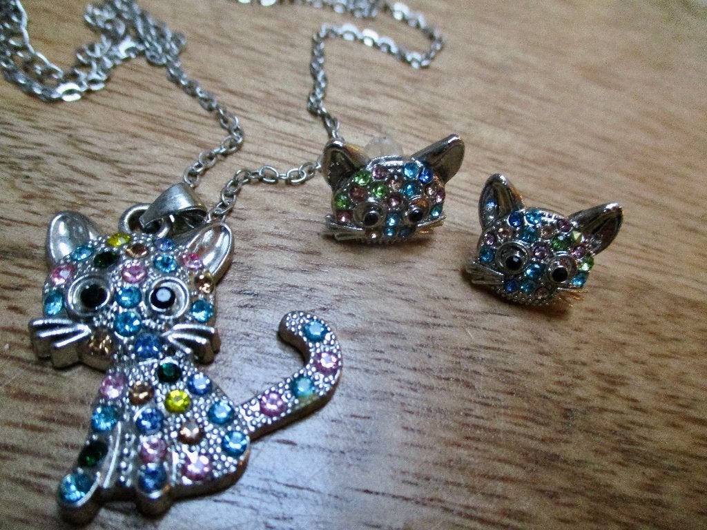Zilverkleur POEZEN set: ketting, hanger, oorbellen POES, Overige materialen, Verzenden, Zo goed als nieuw, Met hanger