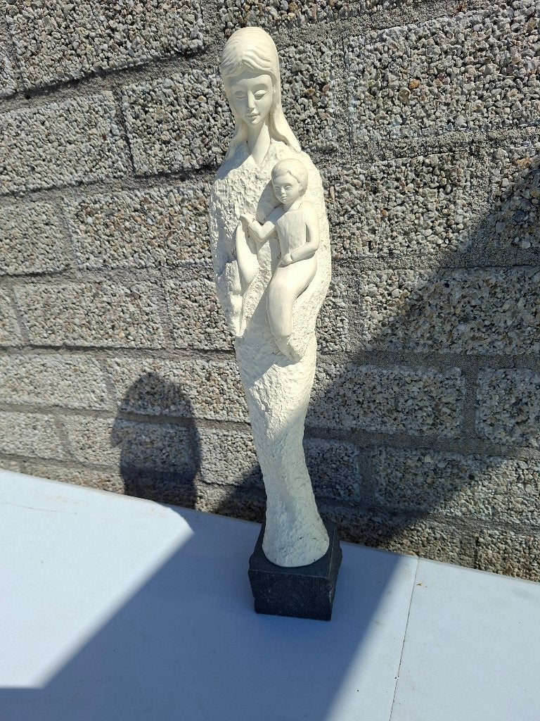antiek stenen maria beeld op stenen sokkel, Antiek en Kunst, Ophalen of Verzenden