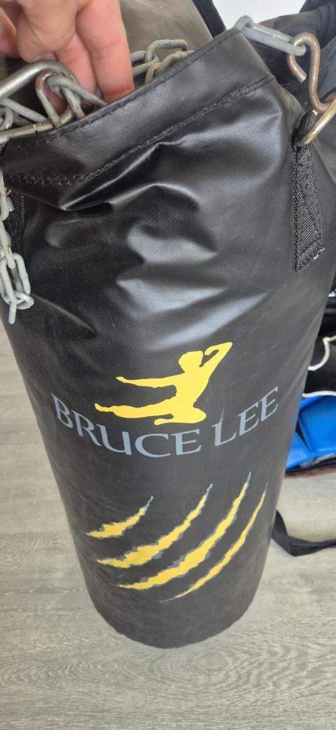 Bruce Lee Bokszak met Muurbeugel, Sport en Fitness, Ophalen, Zo goed als nieuw, Vechtsportmateriaal
