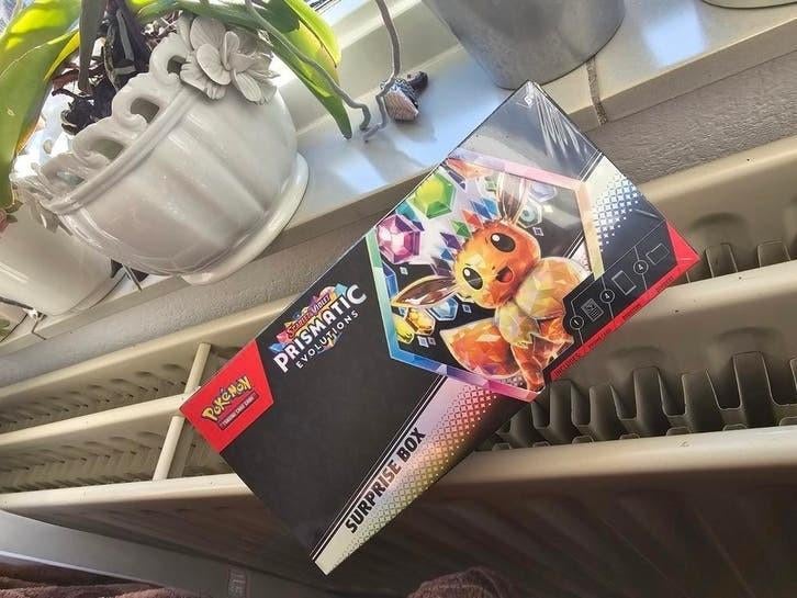 prismatic evolutions surprise box, Ophalen, Nieuw, Boosterbox, Foil