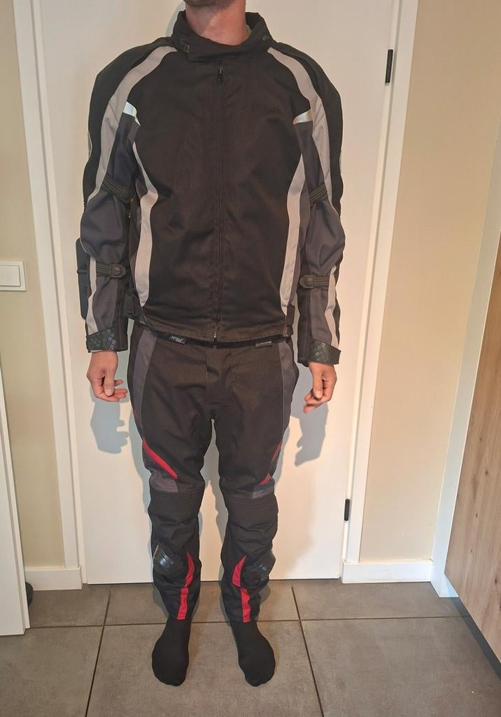 Textiele motorpak (broek en jas) met warmer inzetstuk, Motoren, Kleding | Motorkleding, Ophalen