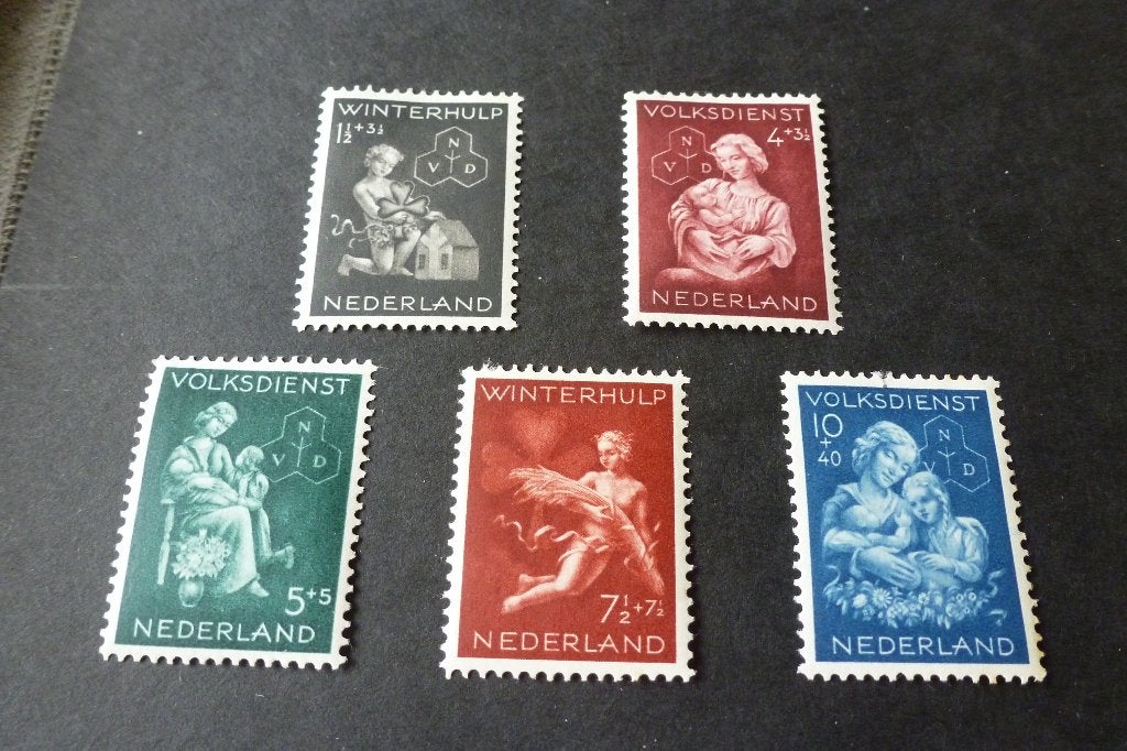 Postzegels - 5x oude winterhulp 1943 NVPH 423-427 postfris, Ophalen of Verzenden, Na 1940, Postfris