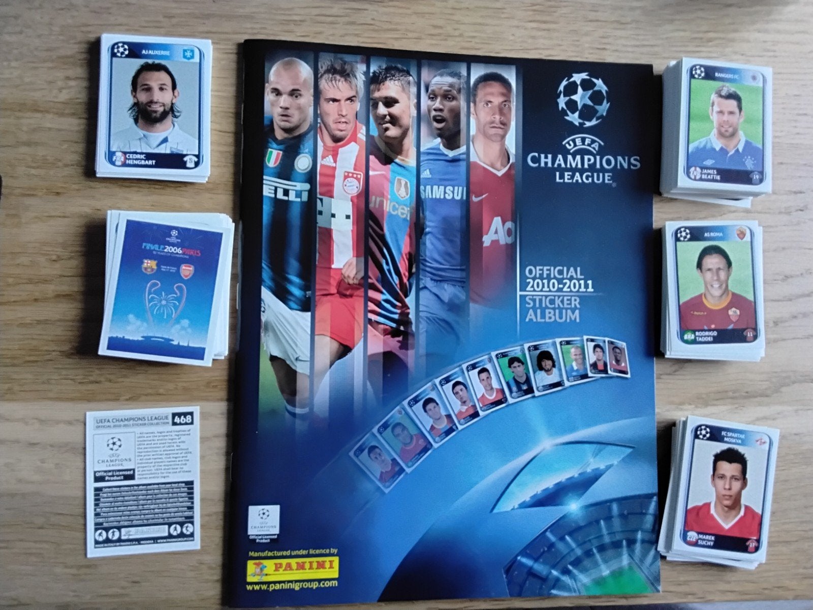 Panini UEFA Champions League 2010/2011 Album + 300 stickers, Verzamelen, Ophalen of Verzenden, Zo goed als nieuw, Poster, Plaatje of Sticker