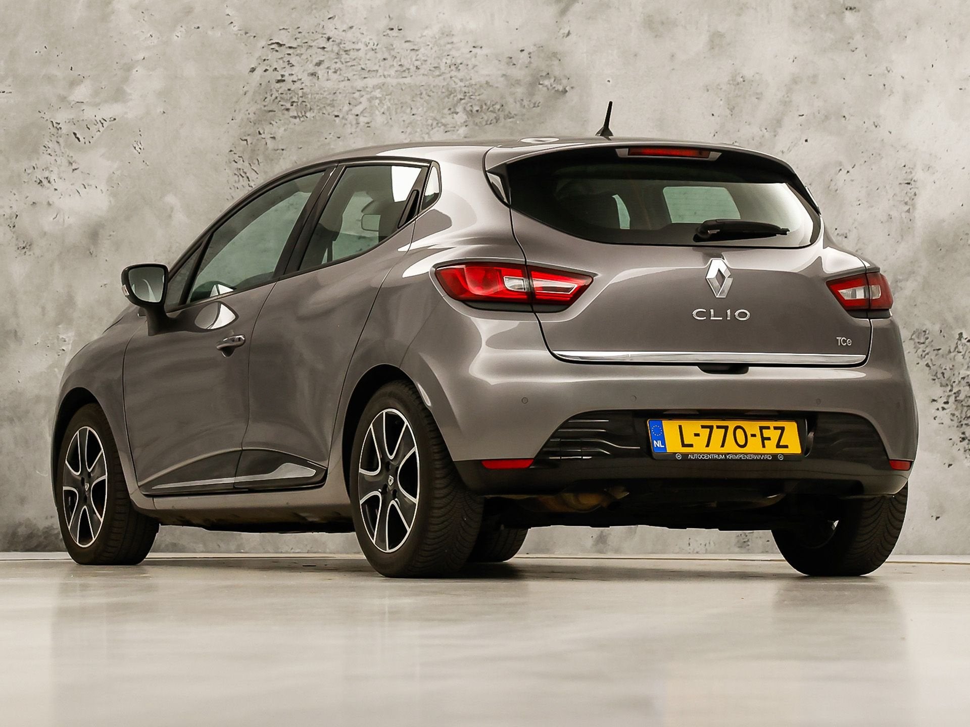 Renault Clio 0.9 TCe Dynamic Sport (NAVIGATIE, CRUISE, LM VE, Auto's, Voorwielaandrijving, Zwart, 540 kg, Handgeschakeld