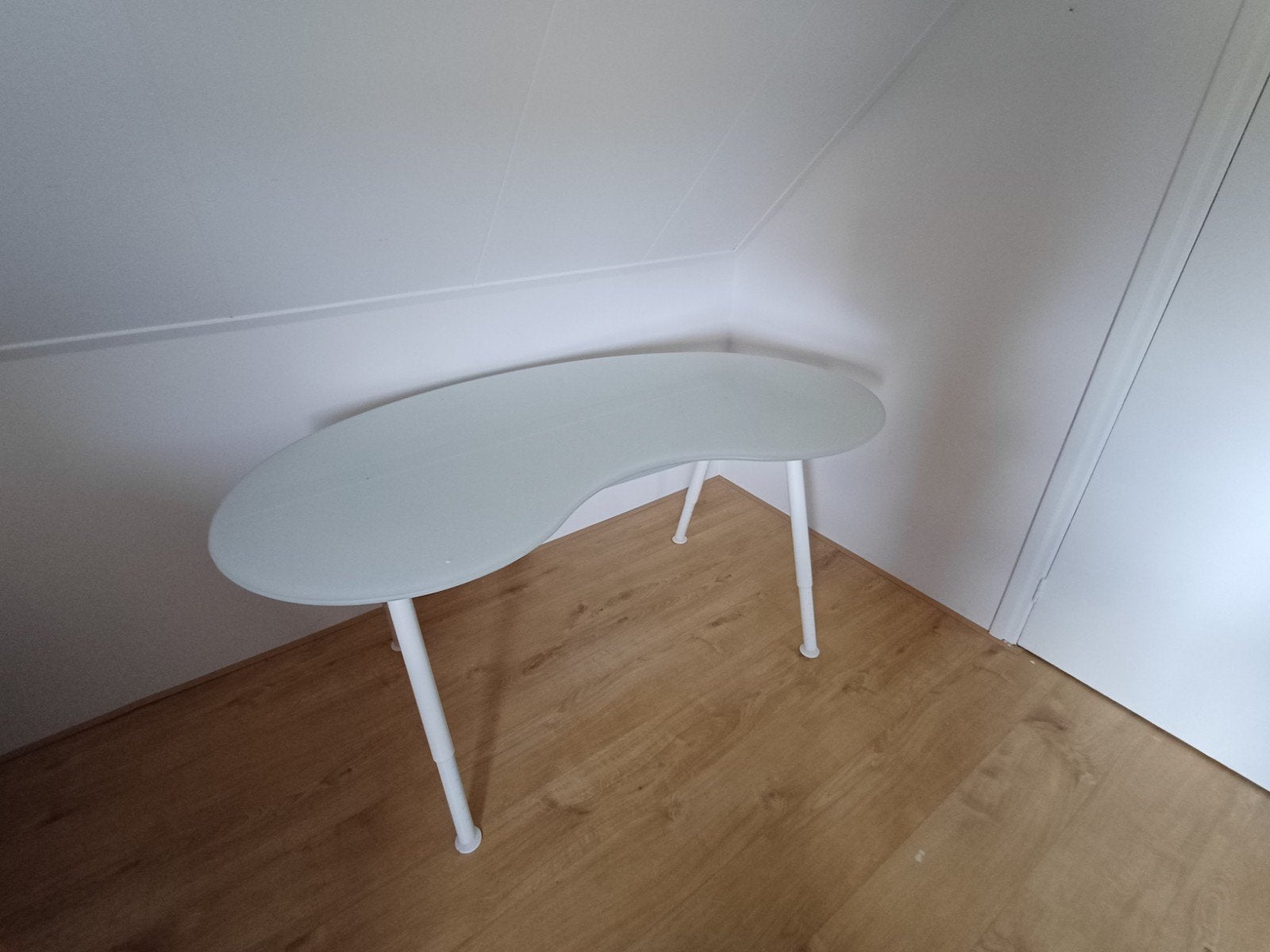 Ikea Galant Bureau - Wit, verstelbaar, nier-vormig, Ophalen, Gebruikt, 50 tot 100 cm, Modern, functioneel