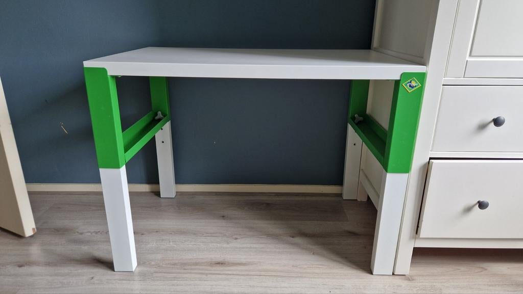 mooi kinder bureau, Huis en Inrichting, Bureaus, Ophalen, Gebruikt