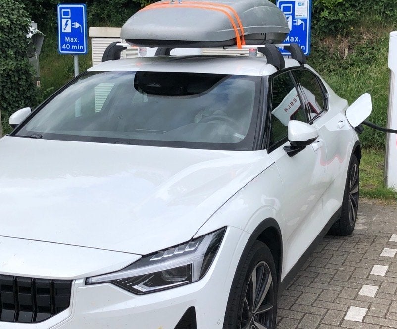 Te huur; Dakdragers origineel Polestar 2, Ophalen, Zo goed als nieuw