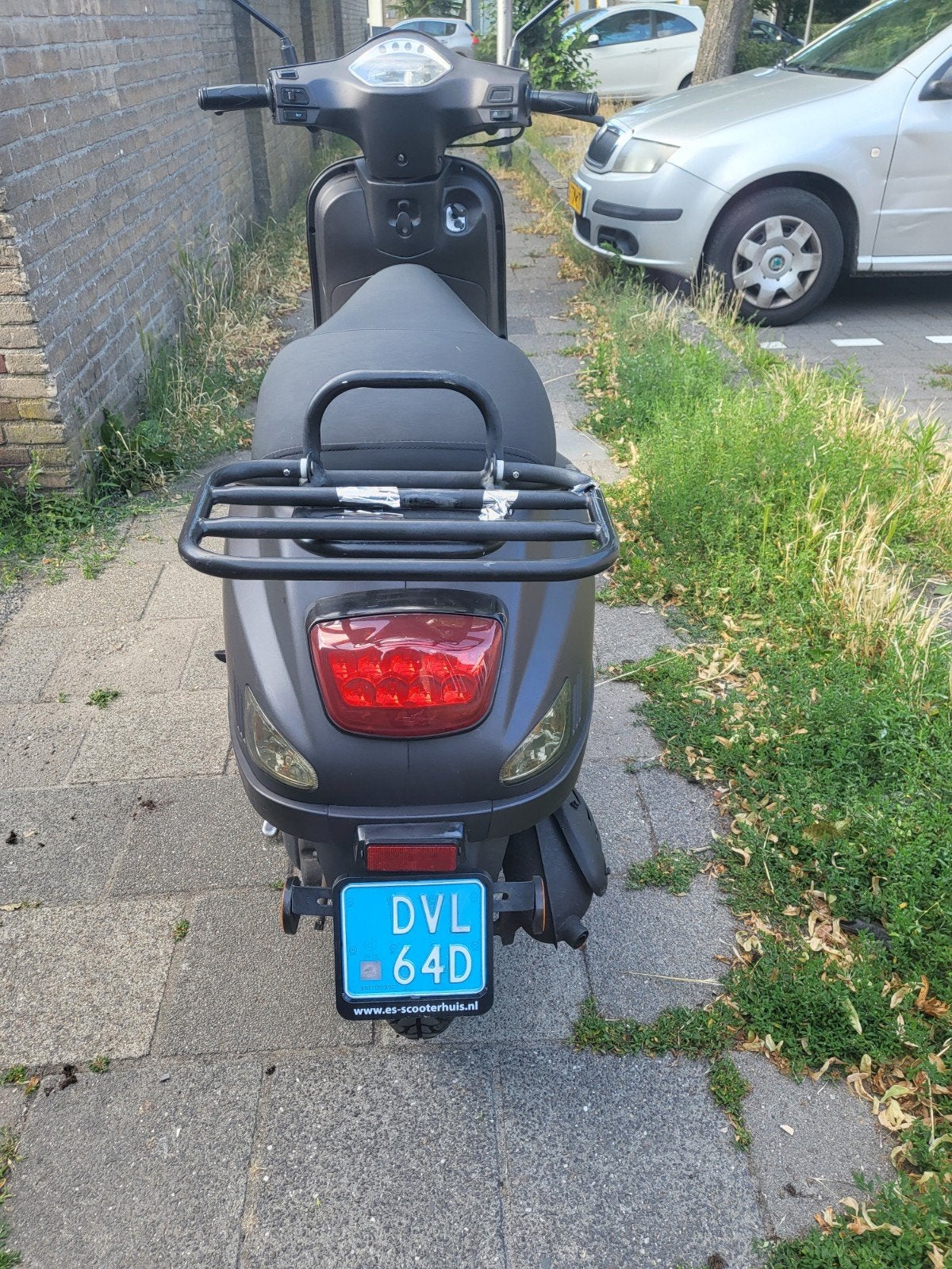 La Souris scooter (zwart) + Helm | Goed onderhouden, Ophalen, Gebruikt, Benzine, Overige merken