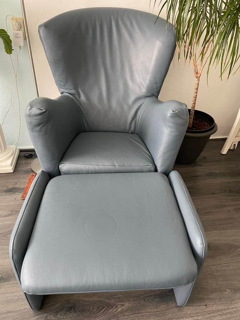 Leolux fauteuil met voetenbank, Huis en Inrichting, Fauteuils, Ophalen, Gebruikt, Leer, 75 tot 100 cm