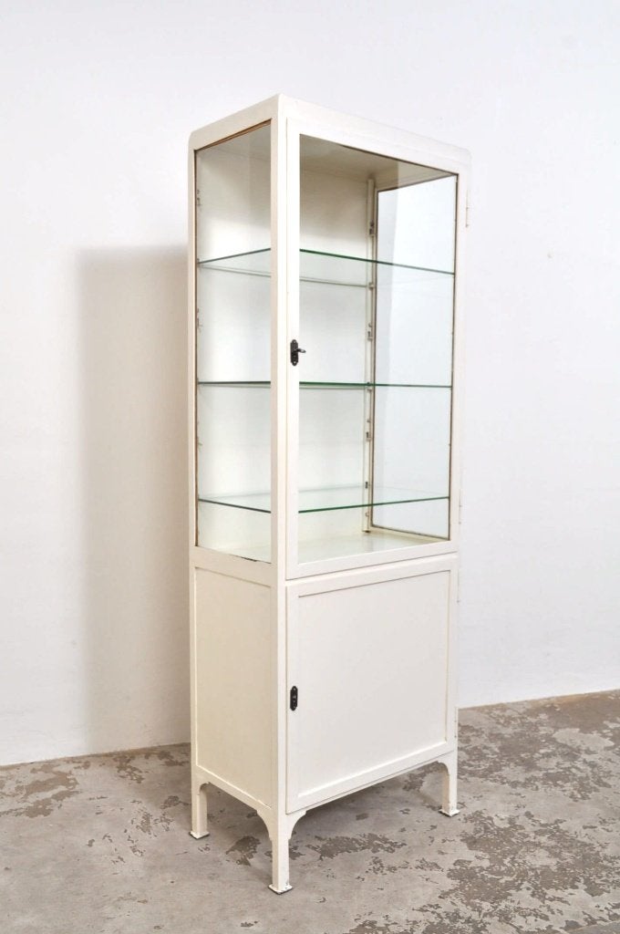 Vintage medicijnkast apothekerskast vitrinekast smal 60s 70s, Huis en Inrichting, Kasten | Vitrinekasten, Gebruikt, 150 tot 200 cm