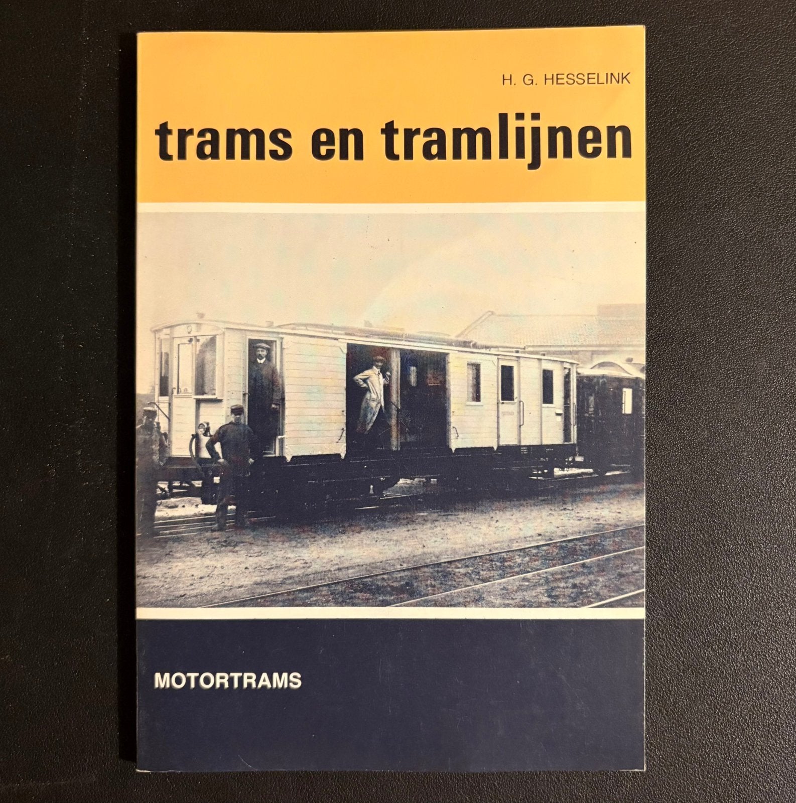 Motortrams (1977), Ophalen of Verzenden, Zo goed als nieuw, Tram, Boek of Tijdschrift