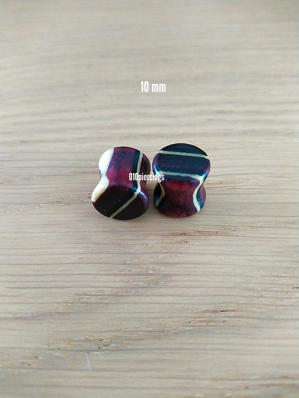 Nieuwe tunnels, pluggen. Hout. Gestreept. 10, 14, 16 mm., Ophalen of Verzenden, Zo goed als nieuw, Overige materialen, Oor- of Traguspiercing