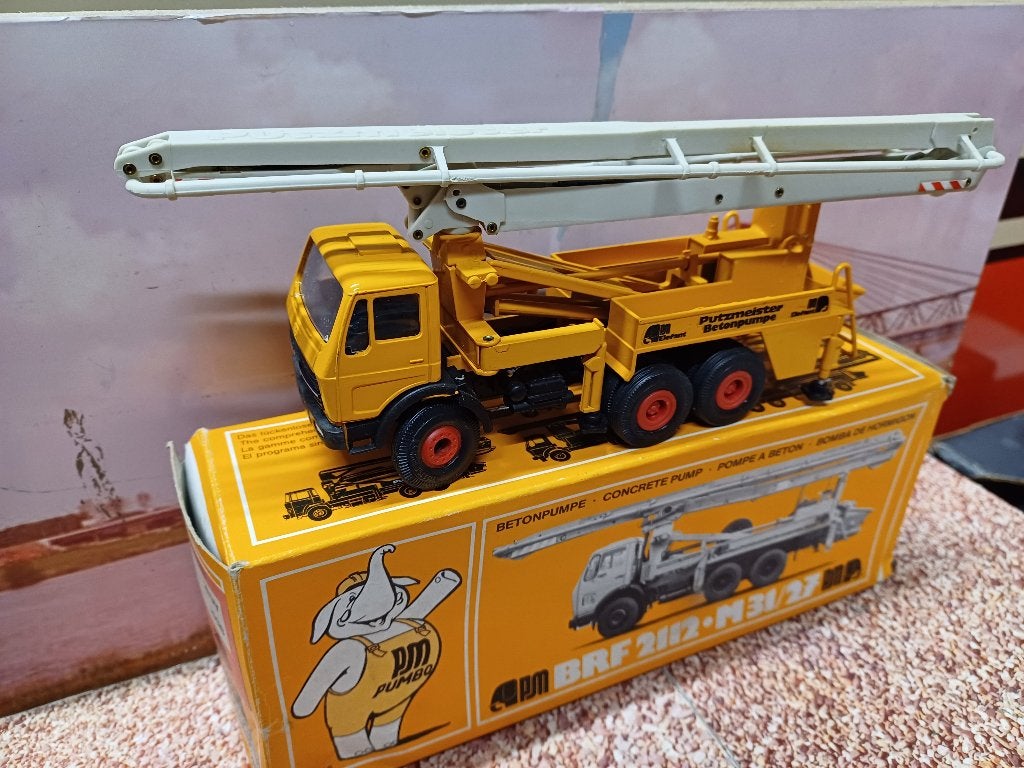 conrad mercedes sk putzmeister betonpomp, Ophalen of Verzenden, Zo goed als nieuw, Hijskraan, Tractor of Landbouw, Conrad