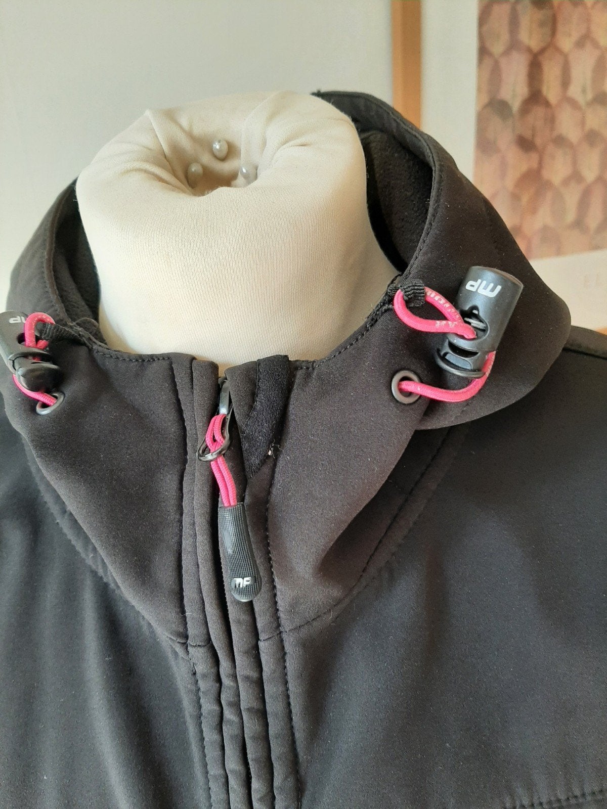 Zwarte softshell herfst/wandeljas L, Ophalen of Verzenden, Zo goed als nieuw, Zwart