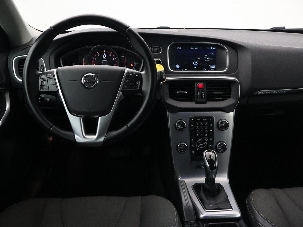 Volvo V40 Cross Country 1.5 T3 NORDIC+ 152 PK AUT. *DEALER O, Auto's, Volvo, Euro 6, 700 kg, Leder en Stof, Wit