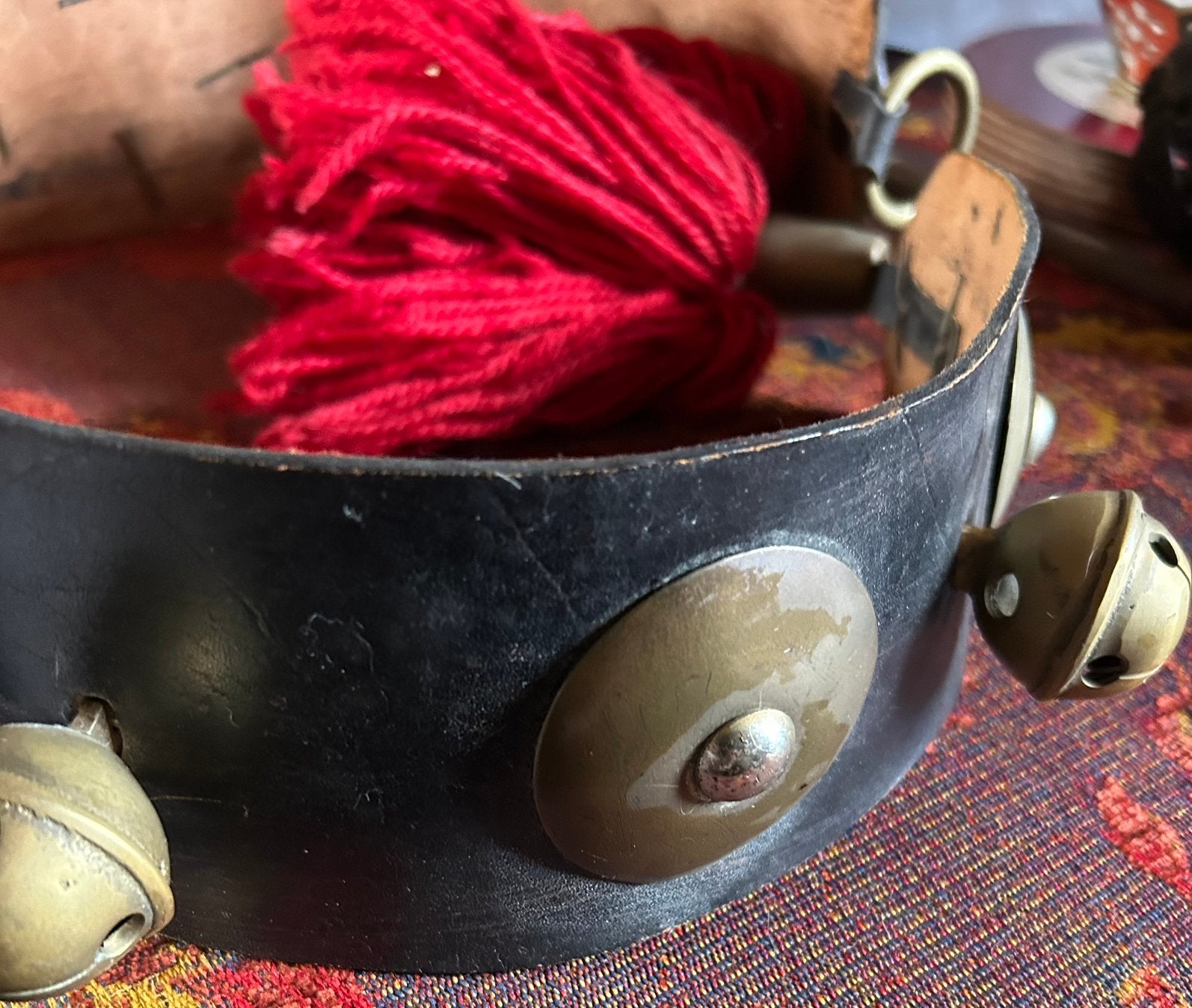 Paarden riem met belletjes en een kwast, Ophalen of Verzenden, Gebruikt
