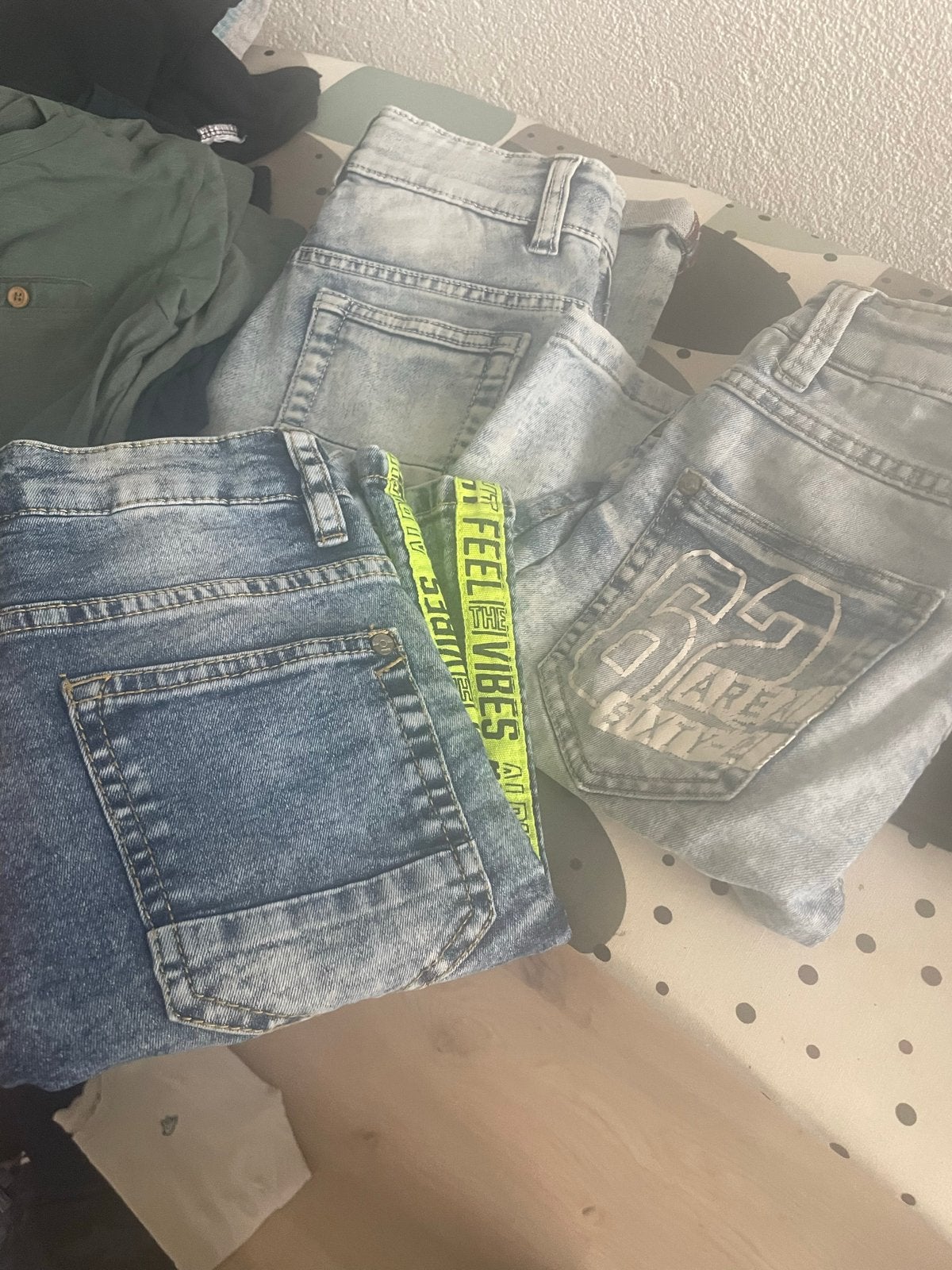 Kledingpakket: 3 shirts (Wibra, America Today) & 3 broeken, Ophalen, Gebruikt, Maat 128
