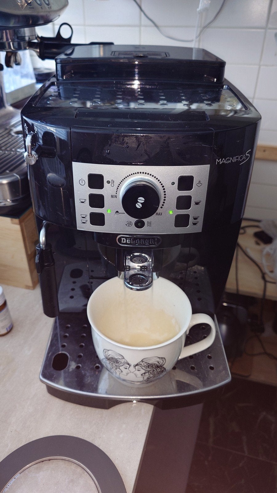De'Longhi Magnifica S ECAM 22.110, Ophalen, Zo goed als nieuw, Koffiemachine