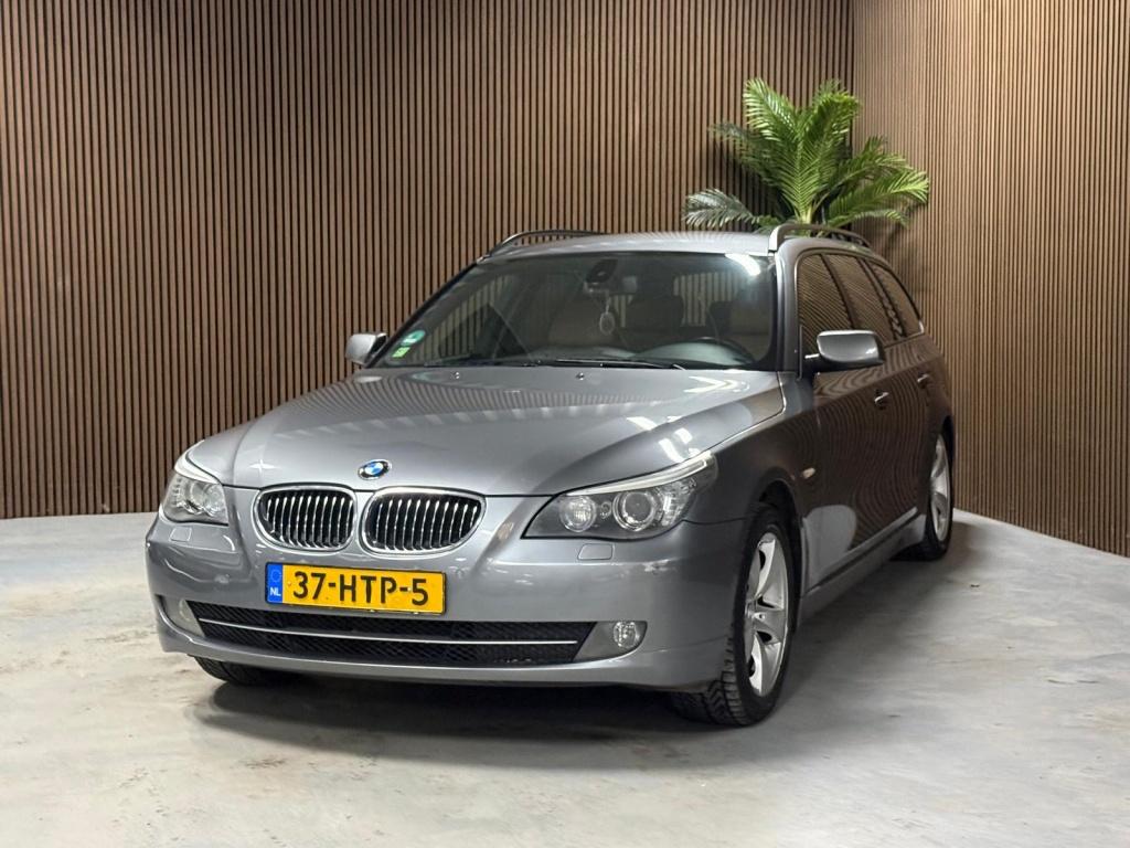 BMW 5 Serie Touring 523i Bns Edition II achter luchtvering k, Auto's, BMW, 93 €/maand, Euro 4, Zilver of Grijs, 5 stoelen