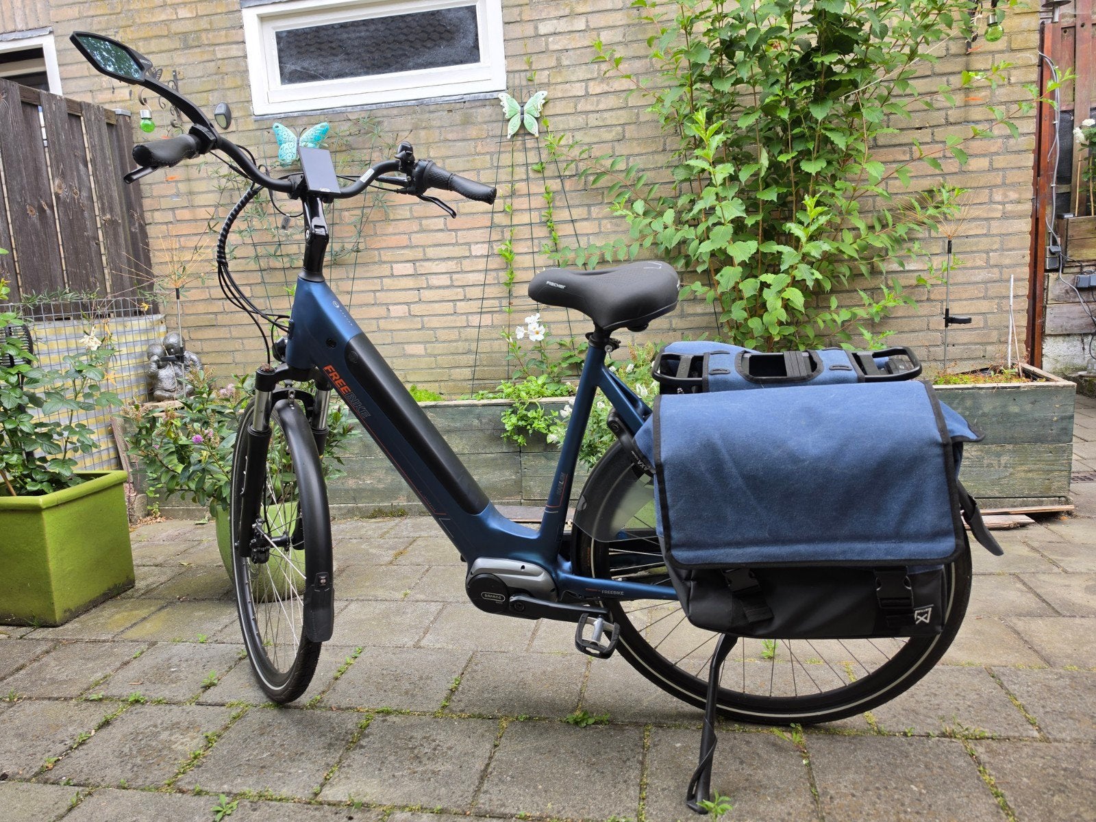 Freebike elektrische fiets zo goed als nieuw, Zo goed als nieuw, 50 km per accu of meer, 55 tot 59 cm, Ophalen