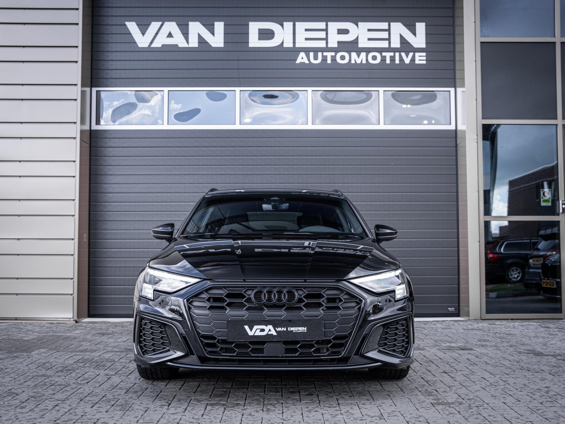 Audi A3 Sportback 45 TFSI e S edition Competition 3xS-line -, Auto's, Gebruikt, 4 cilinders, Leder en Stof, Zwart