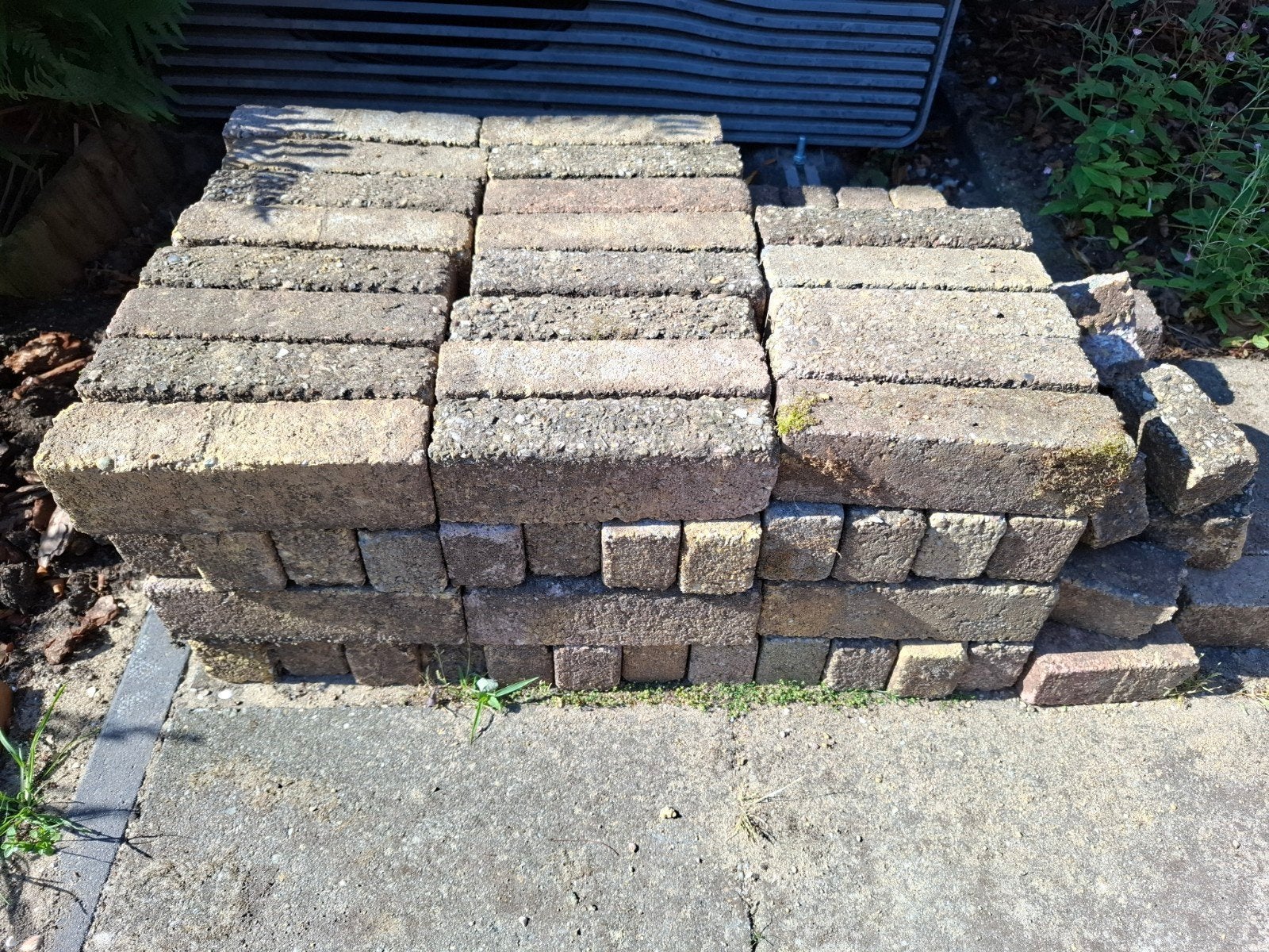 97 sierklinkers (20x5x6 cm) inclusief halve klinkers, Ophalen, Gebruikt, Klinkers, Minder dan 5 m²