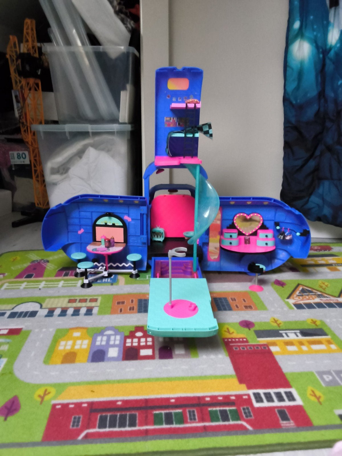 lol camper  met accessoires, Ophalen, Nieuw, Poppenhuis