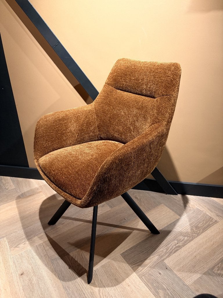 By-Boo eetkamerstoel BLISS SHOWMODEL, Huis en Inrichting, Stoelen, By-Boo, Bruin, `Traanbok 2F Enkhuizen, Nieuw
