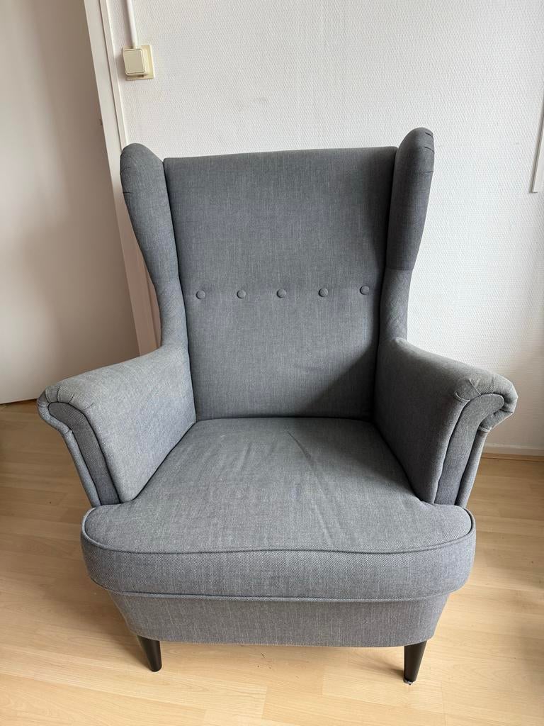 Grijze IKEA fauteuil strandmon, Ophalen, Eenpersoons, Zo goed als nieuw, 80 cm