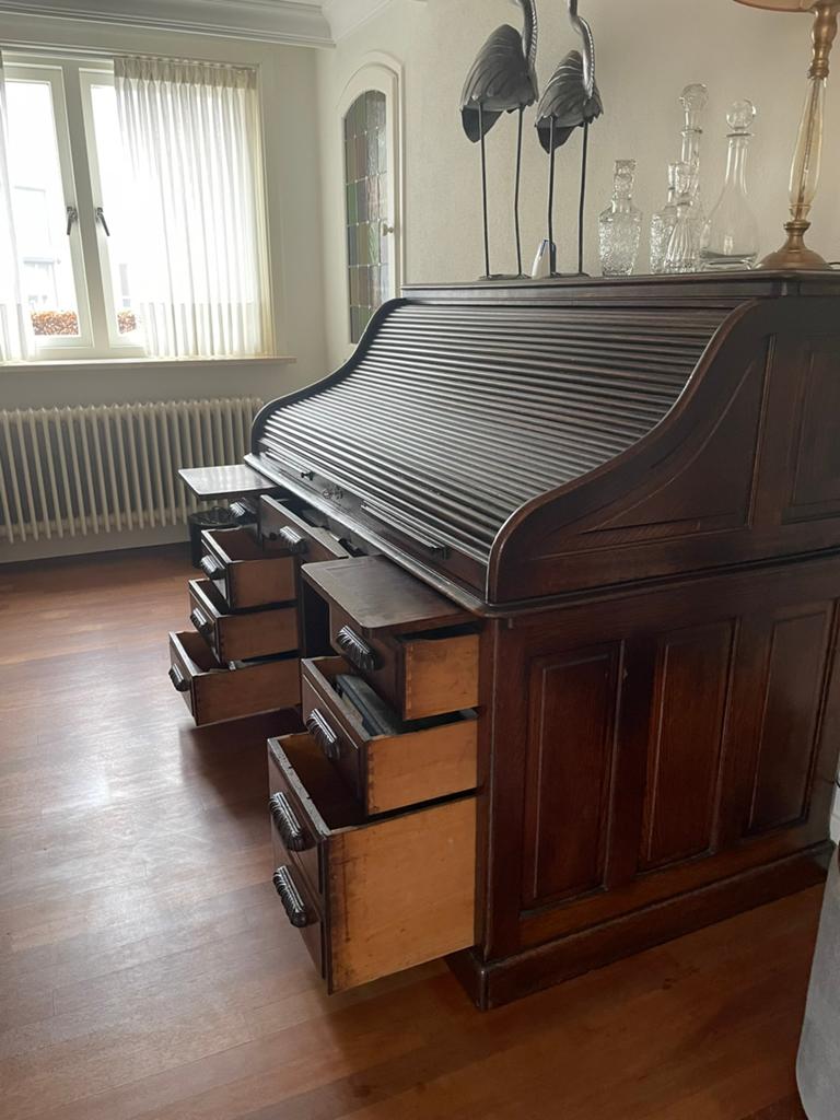 Antieke notaris rolluikbureau, Ophalen, Gebruikt