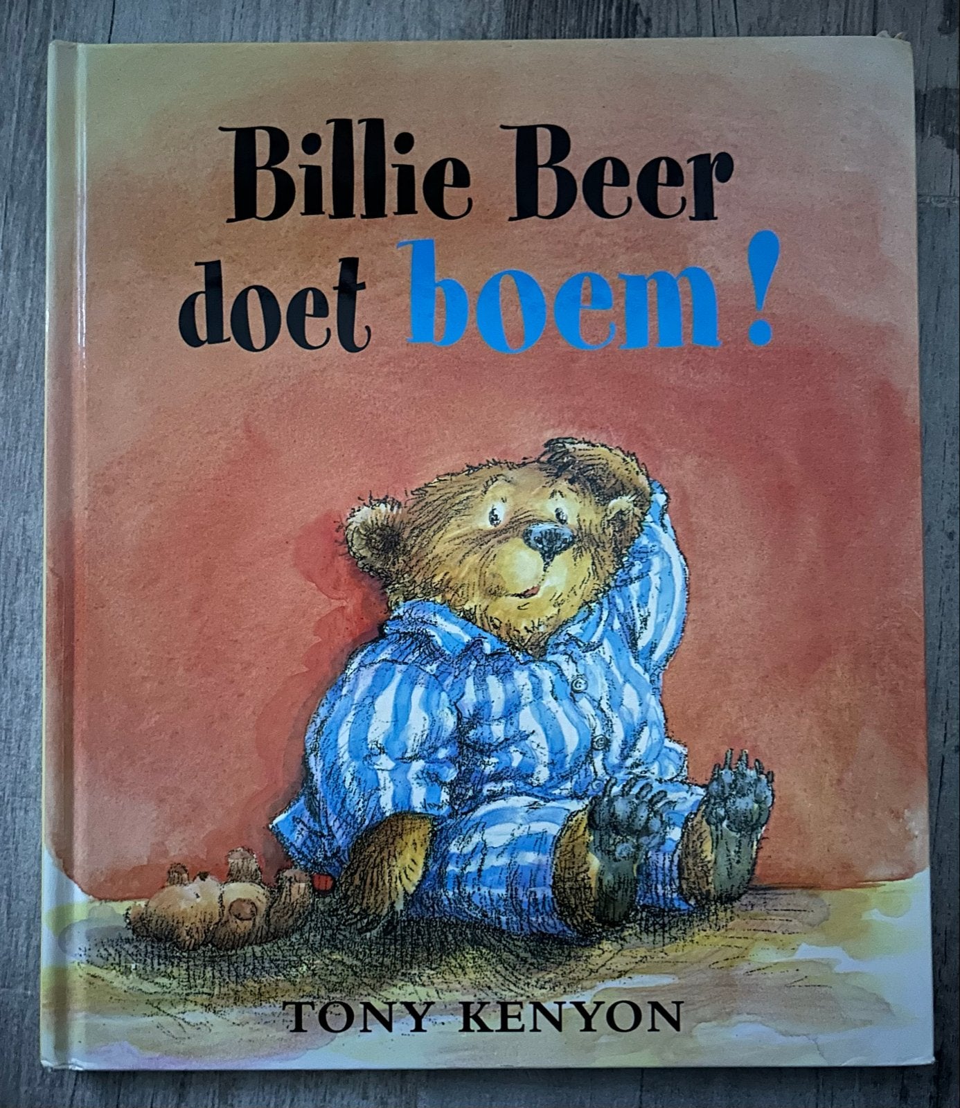 Billie Beer doet boem! - Tony Kenyon (Kinderboek), Gelezen, Fictie algemeen, Jongen of Meisje, Ophalen of Verzenden