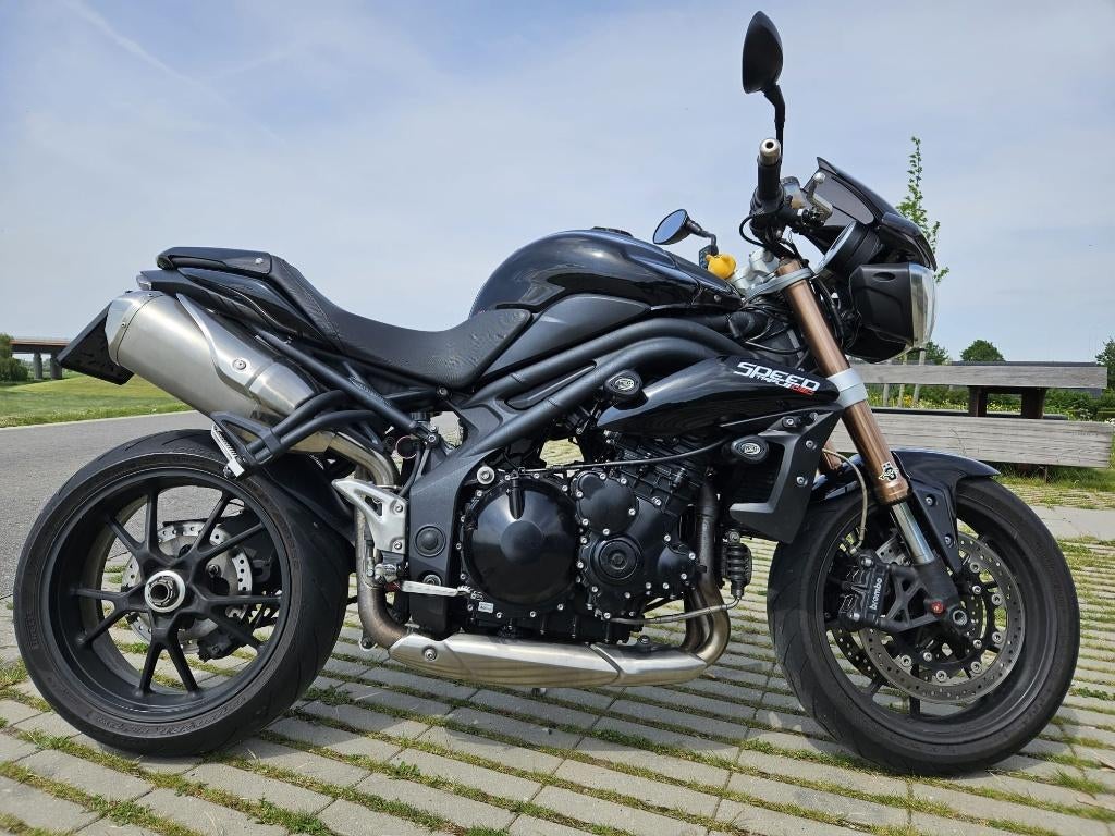 Triumph Speed Triple 1050, Occasion, Motorrijbewijs A, 3 cilinders, Particulier
