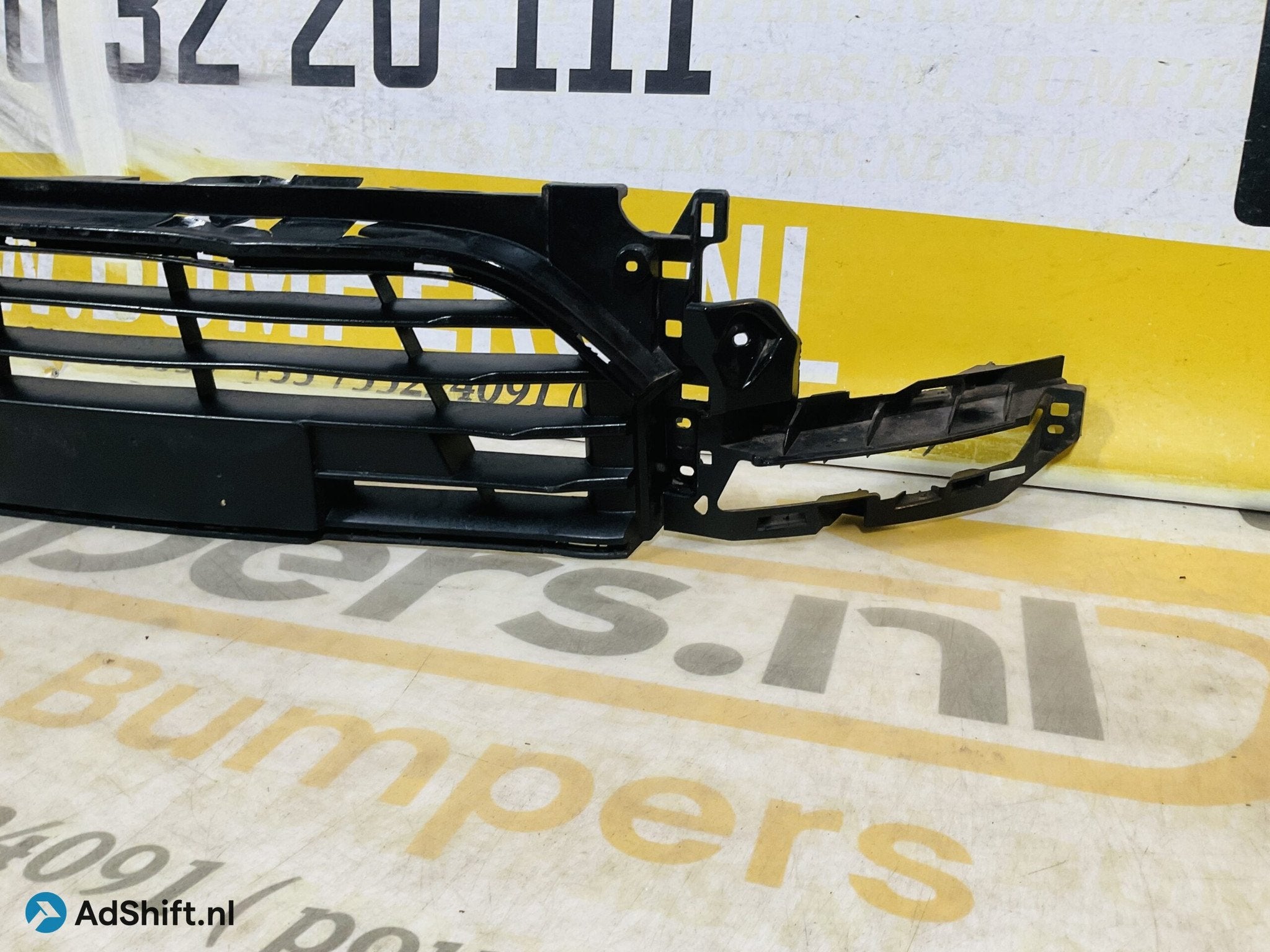 Bumper Grill Renault Clio 4 Facelift 2016-2019 Voorbumper Gr