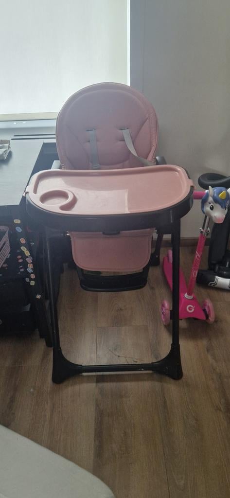 Zwart roze kinderstoel, Ophalen, Zo goed als nieuw, Meegroeistoel