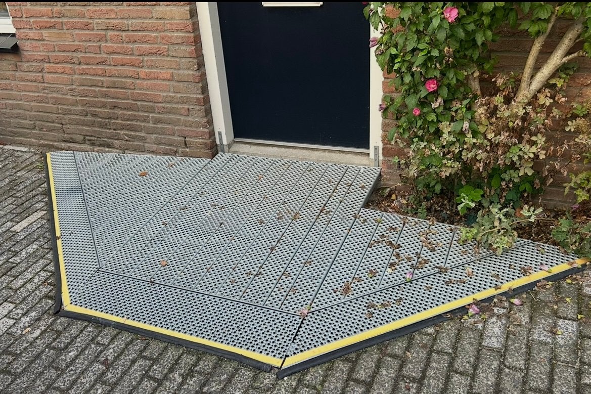 Mooie oprijplaat voor rollator of rolstoel., Ophalen, Duwrolstoel