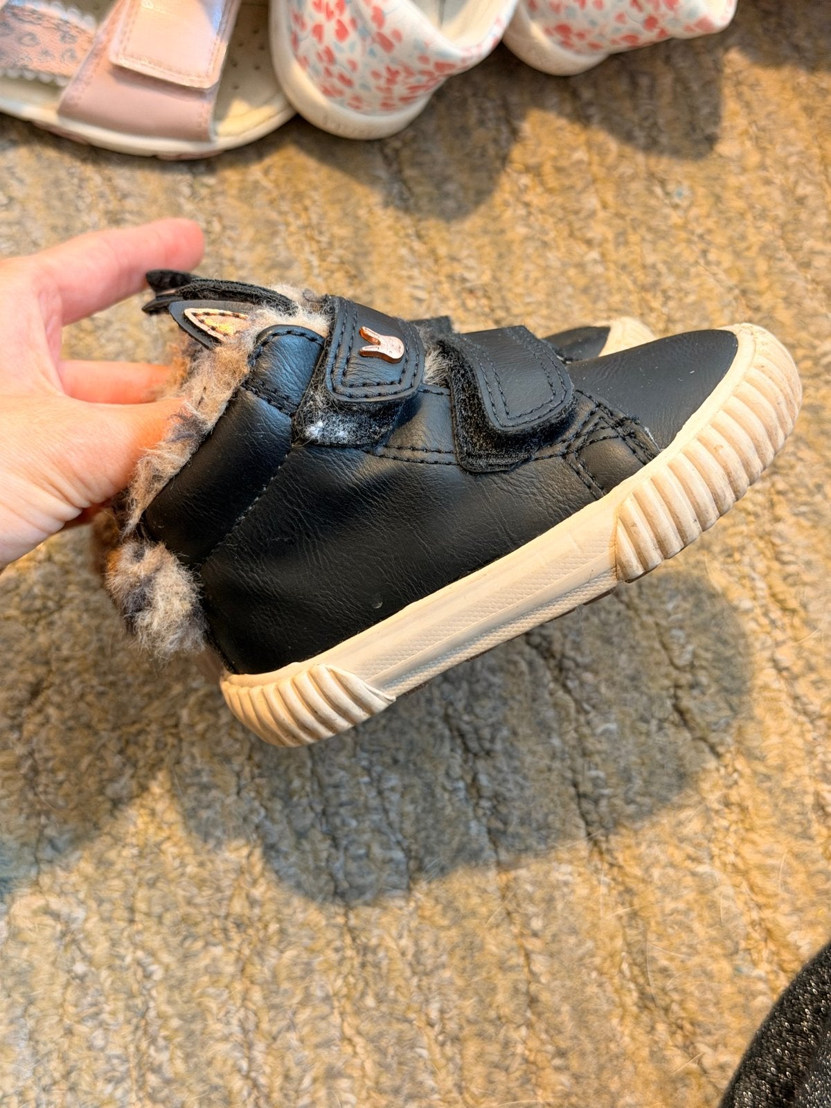 Zwarte babyschoentjes met konijnenoortjes maat19, Ophalen of Verzenden, Gebruikt, Jongen of Meisje, Schoenen