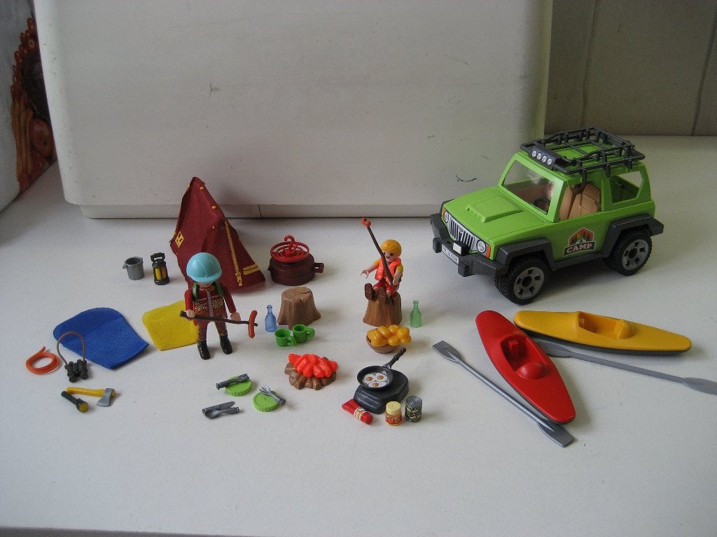 playmobil vader en zoon op kampeertocht met auto en kano, Ophalen of Verzenden, Zo goed als nieuw