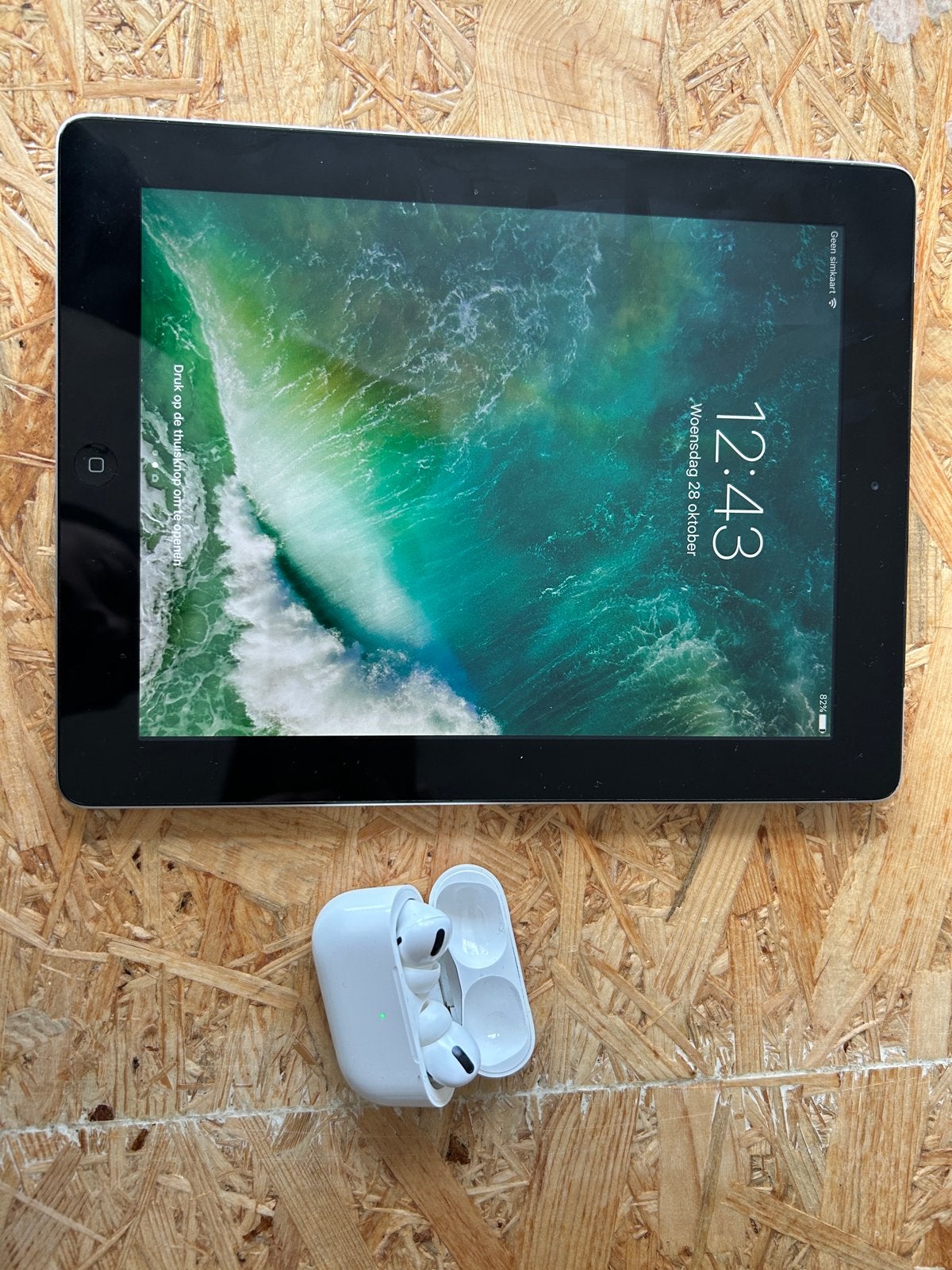 Apple iPad (3e generatie) met 16GB opslag en AirPods Pro, Computers en Software, Gebruikt, Apple iPad, 16 GB, Wi-Fi