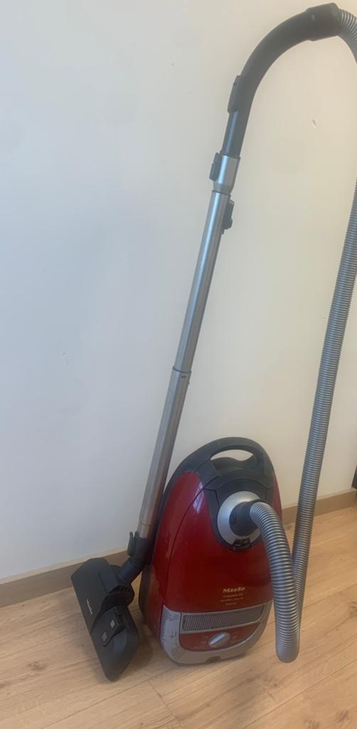 Miele C2 stofzuiger 800watt, Witgoed en Apparatuur, Stofzuigers, Gebruikt, Geschikt voor harde vloeren, Miele, Sledestofzuiger