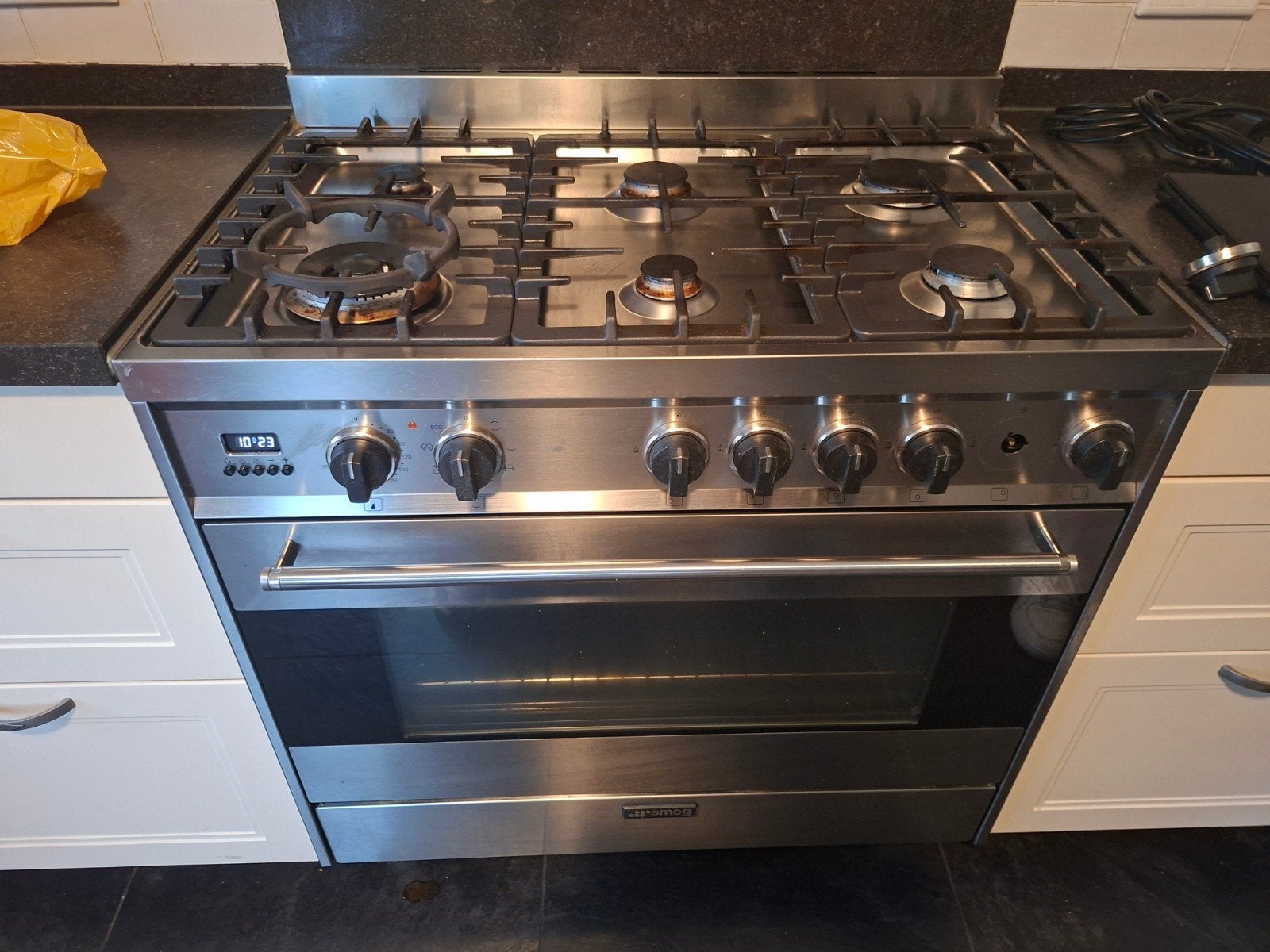 Smeg Fornuis met Oven - RVS, 5 Pits Gasfornuis, Witgoed en Apparatuur, Fornuizen, Ophalen, Gebruikt, Gas, Vrijstaand