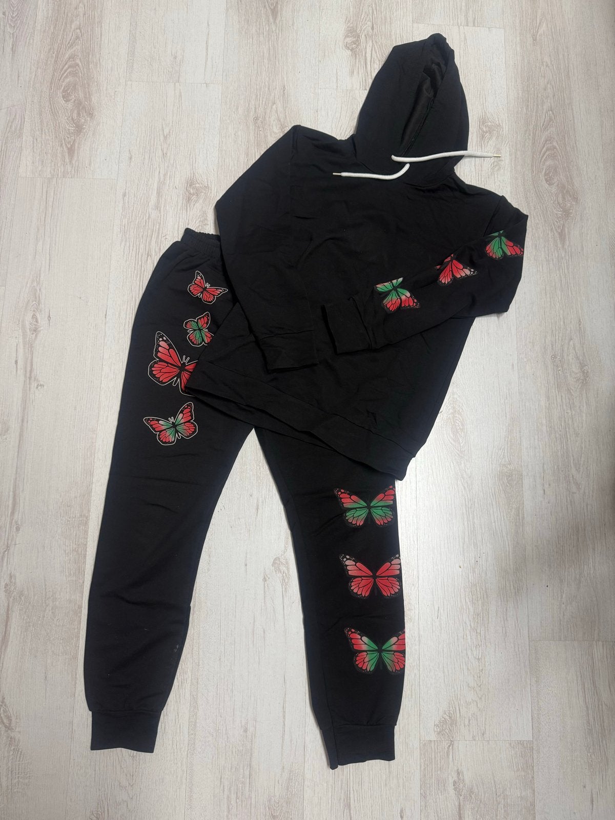 Zwart Joggingpak / Huispak met Vlinders Maat M, Kleding | Dames, Huispakken, Ophalen of Verzenden, Gedragen, Maat 38/40 (M), Zwart