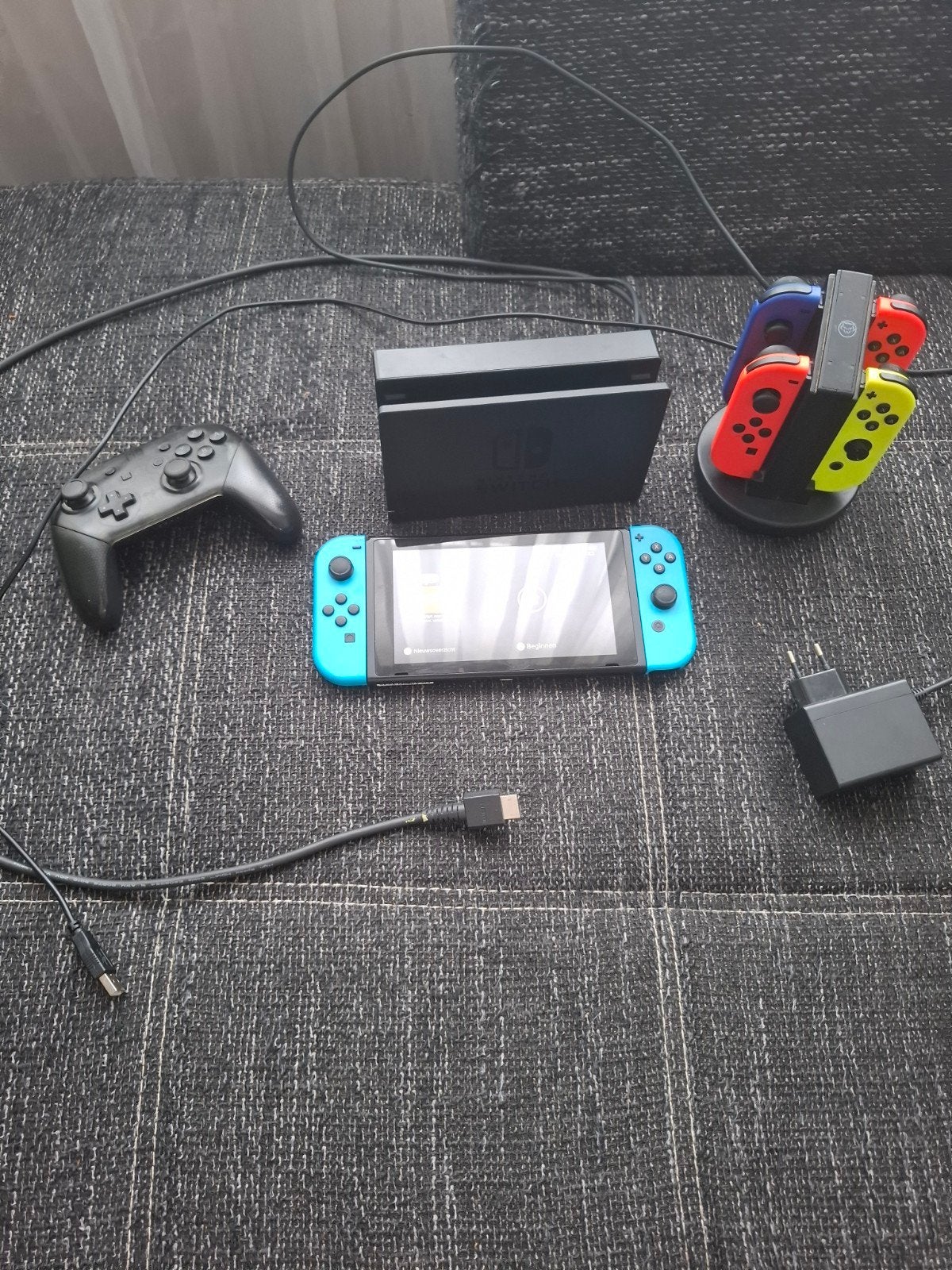 Nintendo Switch 2019 Upgrade met extra controller, Spelcomputers en Games, Spelcomputers | Nintendo Switch, Gebruikt, Switch 2019 Upgrade