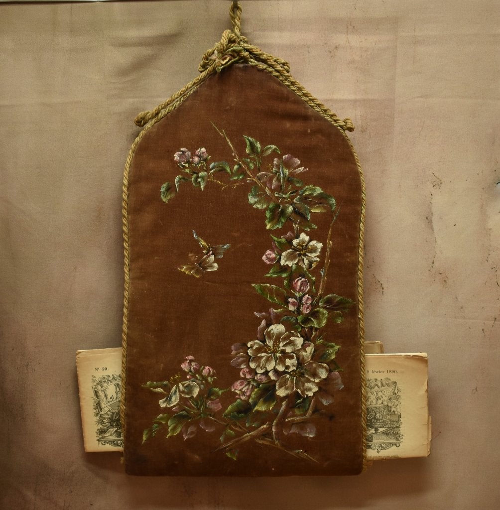 Oude  Franse Stoffen Postvak houder. "Uit Aletta's Tijd", Ophalen of Verzenden